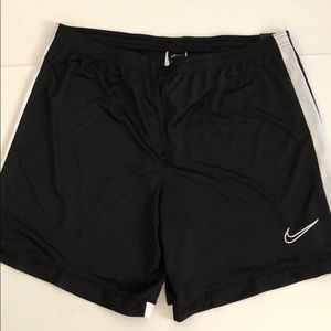 NWT🌼Nike Dri-Fit Slim Shorts